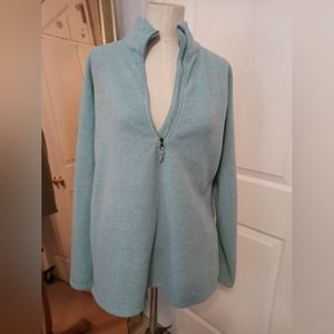 Woman's long sleeve pullover